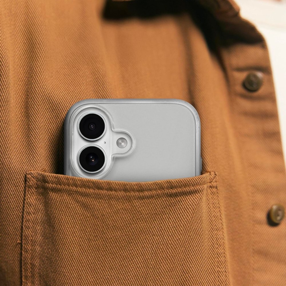 Smartphone coque grise dans une poche marron